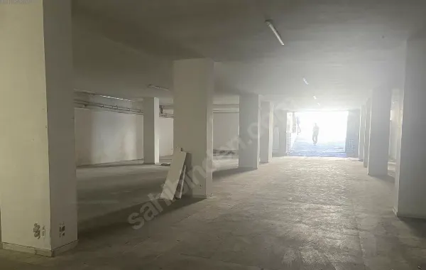 FERHATPAŞADA KİRALIK 400 m2 KAPALI ALAN KİRALIK DEPO