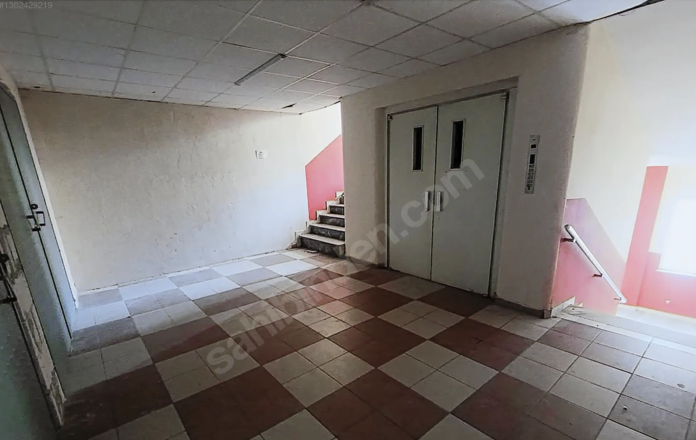 SULTANBEYLİ FATİH BULVARI ÜZERİNDE 1100 M2 KİRALIK DEPO