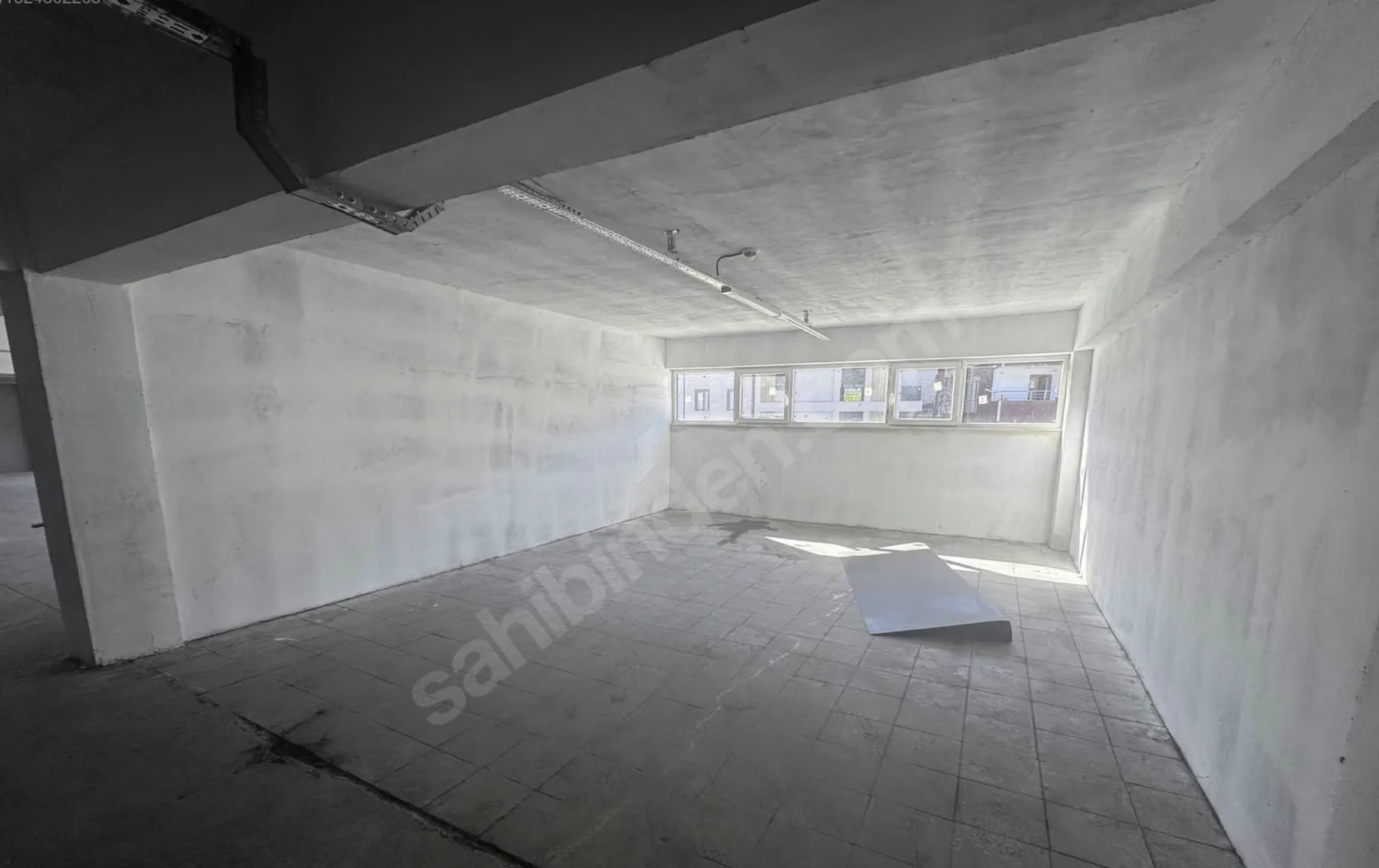 SANCAKTEPE'DE  1100 m2 KAPALI ALANA SAHİP FABRİKA ÜRETİM TESİSİ