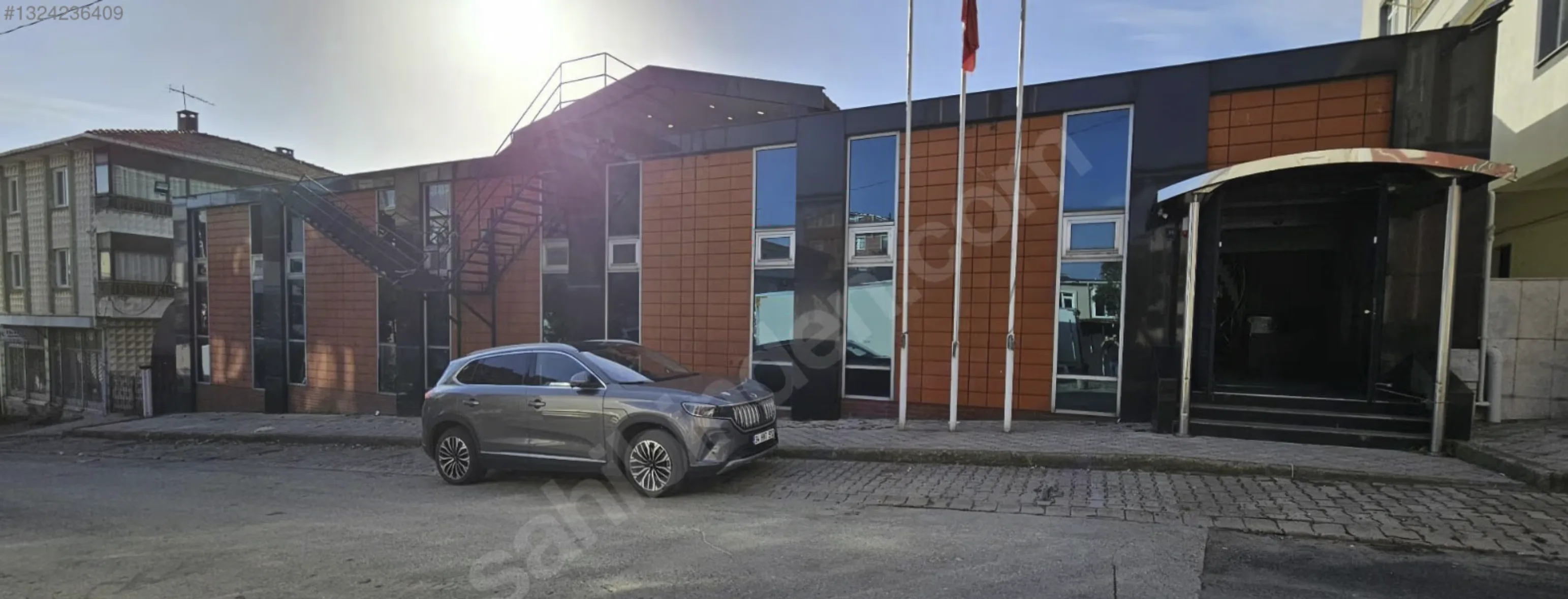 ÜMRANİYE'DE 1250 M2 KAPALI ALANA SAHİP FABRİKA