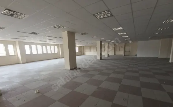 SULTANBEYLİ FATİH BULVARI ÜZERİNDE 1100 M2 KİRALIK DEPO